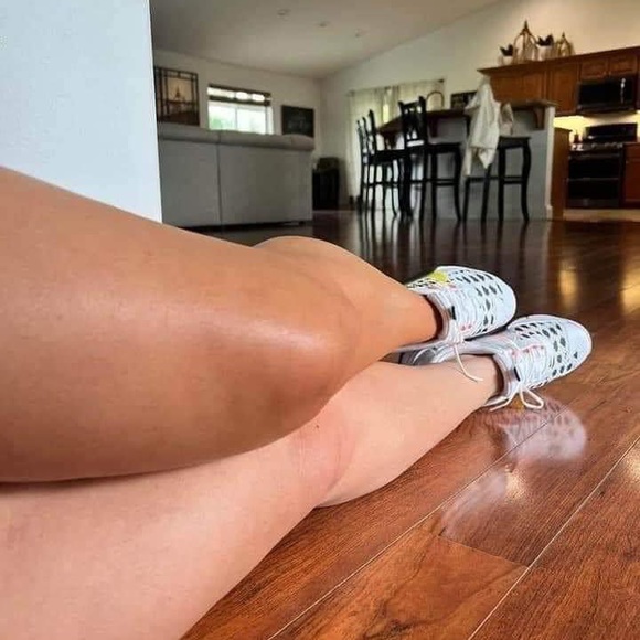 SET OF TWO Moisturizing Body Bronzer Sunless Lotion Elaimei Self-Tanning Lotion - Picture 7 of 13